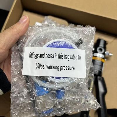 Fluke 700PTP-1 Pneumatic Test Pump with 1.43 lb Weight and 650 g Capacity for Differential Pressure Gauge