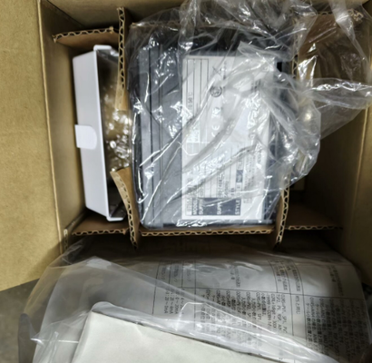 Brand new original Yokogawa UT55A-NNN-10-UN Japanese temperature controller temperature control switch