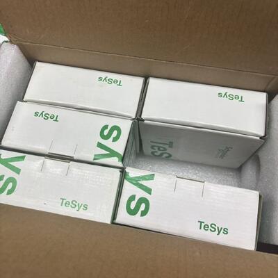 New Schneider Contactor LC1D65ACC7C with 220 V Operating Voltage Modbus Interface and 12 Months Warranty