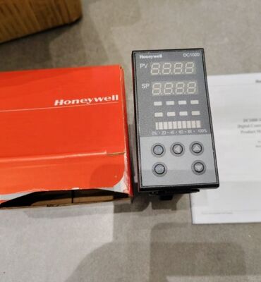 Honeywell DC1020CT-301000-E デジタルプロセスコントローラー ユニバーサル入力 LCDディスプレイ 1年保証付き